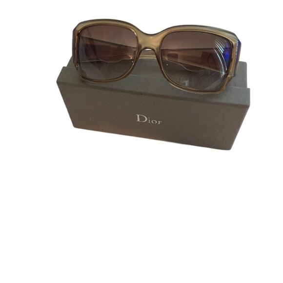 Dior Night 3, Oversized, Golden Honey Color, Lightweight, Logo Sunglasses in Box - Picture 2 of 9